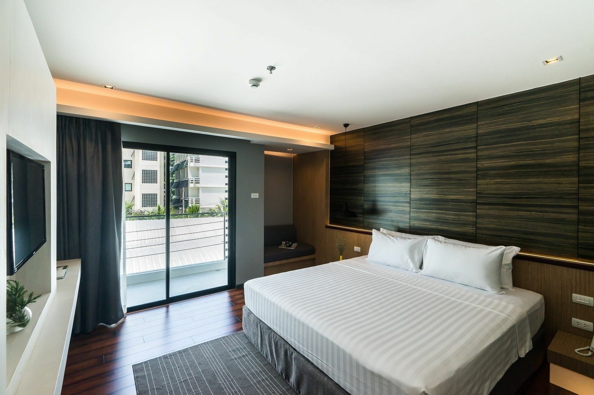 Sea Me Spring Hotel Pattaya Exterior photo